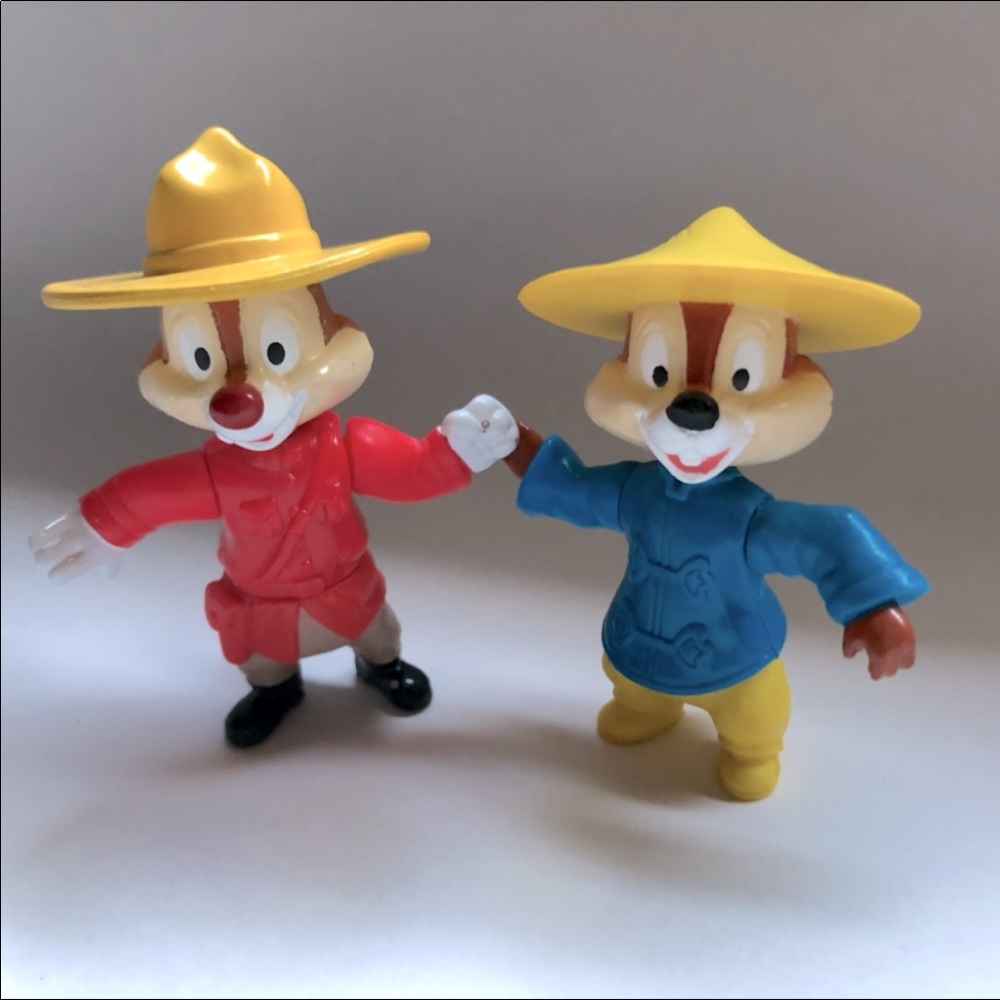 Disney Epcot McDonald’s Dale (Canada) toy